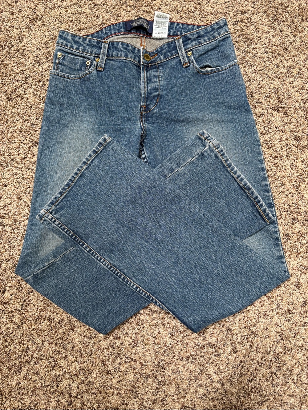 Vintage Levi's Women's Flare Jeans in Faded Blue